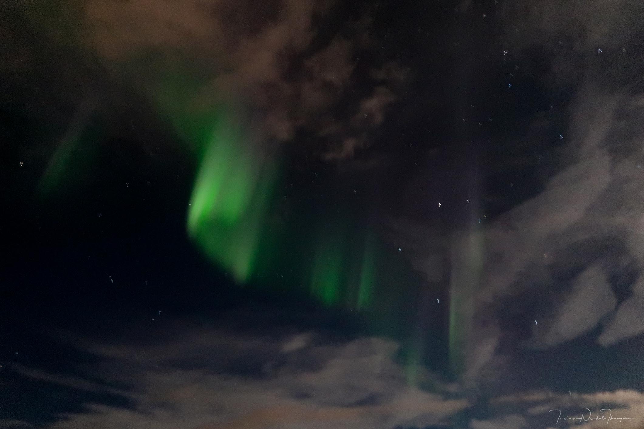 A small glimpse of the Northern Lights in iceland